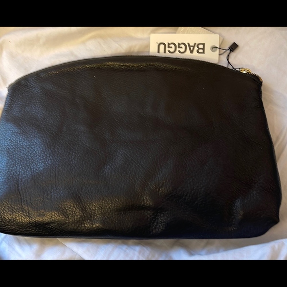BAGGU Large Black Clutch
